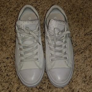 Converse off white shoes